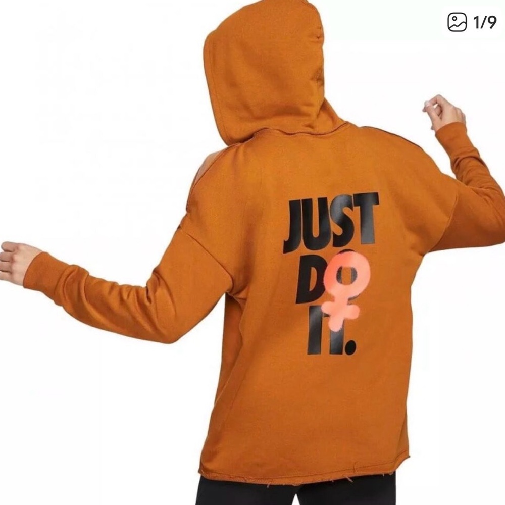 Nike Ivón Clash Hoodie size Medium